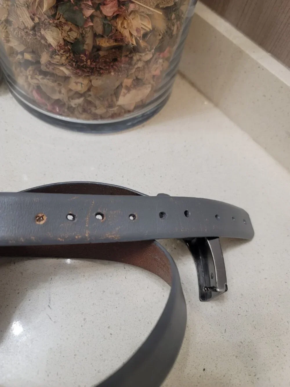 TUMI Gray Dress Belt T Buckle Size 40 Black